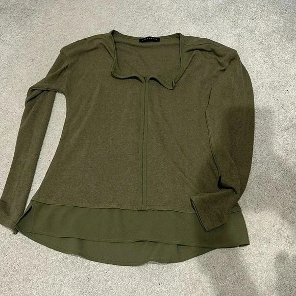 SANCTUARY  Hanna split neck long sleeve sweater in dark olive green size MED - Picture 2 of 6